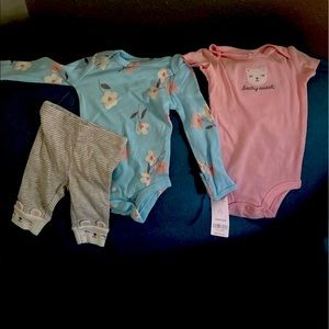 Carter’s 3 piece newborn girl outfit